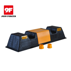 9F500mmプラスチックトラックホイールストッパーカーストッパー - Product Image 1