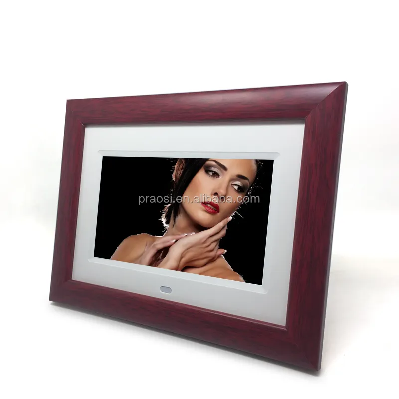 Battery powered wooden digital photo frame