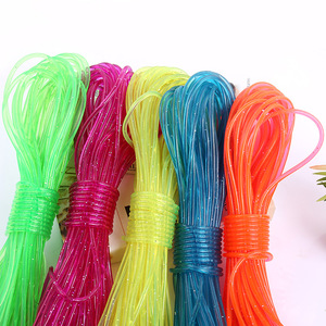 <span class=keywords><strong>Corde</strong></span> <span class=keywords><strong>à</strong></span> <span class=keywords><strong>sauter</strong></span> <span class=keywords><strong>sans</strong></span> poignée en PVC transparente, plusieurs couleurs au choix - Product Image 1