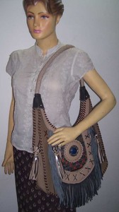 กระเป๋าสะพายหนัง Banjara พร้อมหนังนิ่ม - Product Image 2