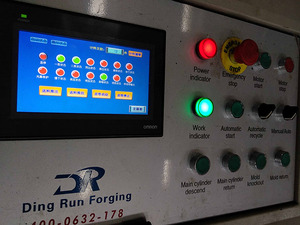 Động Vật Thức Ăn Khoáng Khối Muối Liếm Làm Máy Ép Thủy Lực - Product Image 6