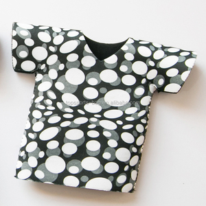 Fábrica al por mayor Linda camiseta de moda de <span class=keywords><strong>neopreno</strong></span> portabotellas de cerveza cubre - Product Image 3