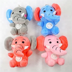 DÜŞÜK ADEDI Sevimli Özel 8 cm Peluş Yumuşak Oyuncak Fil Anahtarlık Kolye Toptan Ucuz Renkli Doldurulmuş Hayvan Mini Peluş Fil - Product Image 1