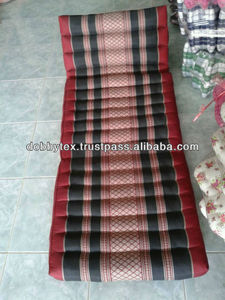 Oreiller triangulaire traditionnel thaïlandais fait à la main, rempli de kapok/paille - Product Image 2