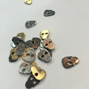 2019 New special skull shape 2 holes button for garment