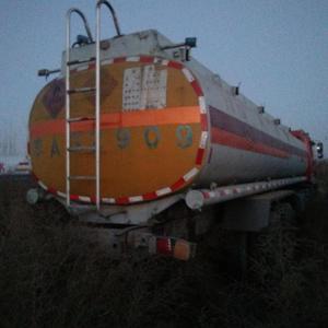 ใช้รถบรรทุกน้ำมันเชื้อเพลิง BENSZ ขาย20000L - Product Image 2