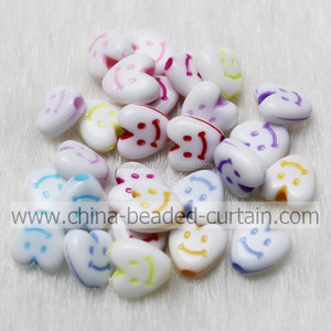Un montón de Fábrica de China Loose Forma de Corazón Cara de <span class=keywords><strong>La</strong></span> <span class=keywords><strong>Sonrisa</strong></span> De Plástico Cuentas para Joyería - Product Image 1