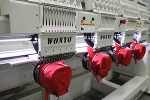 feliz máquina de coser computarizada <span class=keywords><strong>4</strong></span> cabezal de la máquina de bordado casquillo WY 904 de alta calidad - Product Image 1