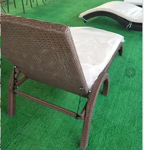 2023 High quality PE rattan Sunbed Leisure style patio sun lounge new classic rattan sun lounger chaise chair