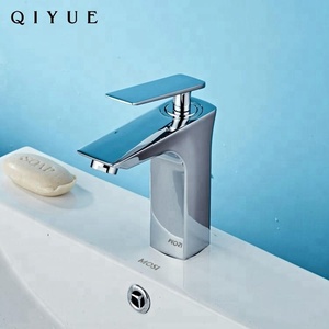Accesorios de baño de buena calidad grifos de zinc con acabado cromado grifo de aleación al por mayor grifo de lavabo - Product Image 1