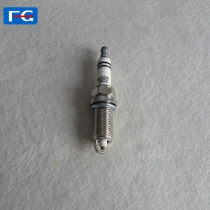 Bujías de Alta Calidad para Automóviles FR8SE <span class=keywords><strong>0</strong></span> 242 235 996 FR7HC+ Bujías para Auto - Product Image 1
