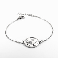 Collier vintage simple et minimaliste en acier inoxydable avec carte du monde, globe terrestre en argent/or/or rose, continent pour homme/femme, cadeau