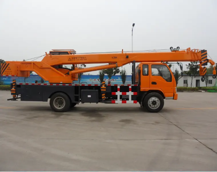 12tons wheel tire truck mounted crane