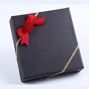 Moño de Cinta de Poliéster de Lujo Personalizado al por Mayor con Banda Elástica Dorada para Envolver Regalos de Fiesta de Negocios - Product Image 1