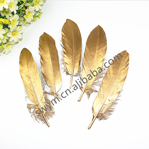 DIY Craft Gold Painted Goose Plume Feathers Wholesale Metallic Gold Glitter Feathers