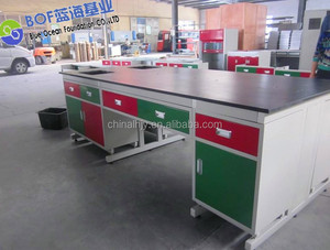 Uso de la sala de mesa de laboratorio de biología - Product Image 4
