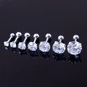 Orecchini a Perno in Acciaio Inossidabile 316L con Zirconia Cubica Taglio Rotondo a 4 Griffe, Vendita all'Ingrosso - Product Image 1