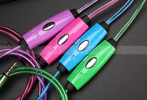 Auricolari LED Luminosi di Alta Gamma con Microfono per Smartphone - Product Image 6