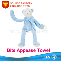 Bavoirs de bébé ours en peluche marron de solidité en peluche personnalisés pour la journée des enfants