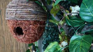 Nichoirs suspendus en rotin naturel rond faits à la main pour oiseaux, à prix avantageux, vente en gros - Product Image 3