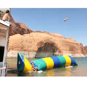 中国充气式水上游戏跳水水球充气式跳枕蹦床出售