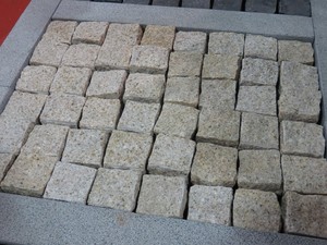 Rouleau de tapis en granit chinois pour l'extérieur, fabricant, en baseus, pierre naturelle, pavé de couloir, bon marché pour parc, à vente - Product Image 6