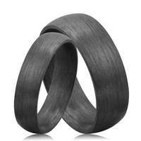 Bague en fibre de carbone noire pour homme