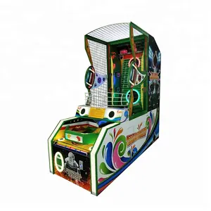 Mesin game jarak jauh warna-warni, mesin pemain game arcade, bola op, ruang tembak olahraga, arcade