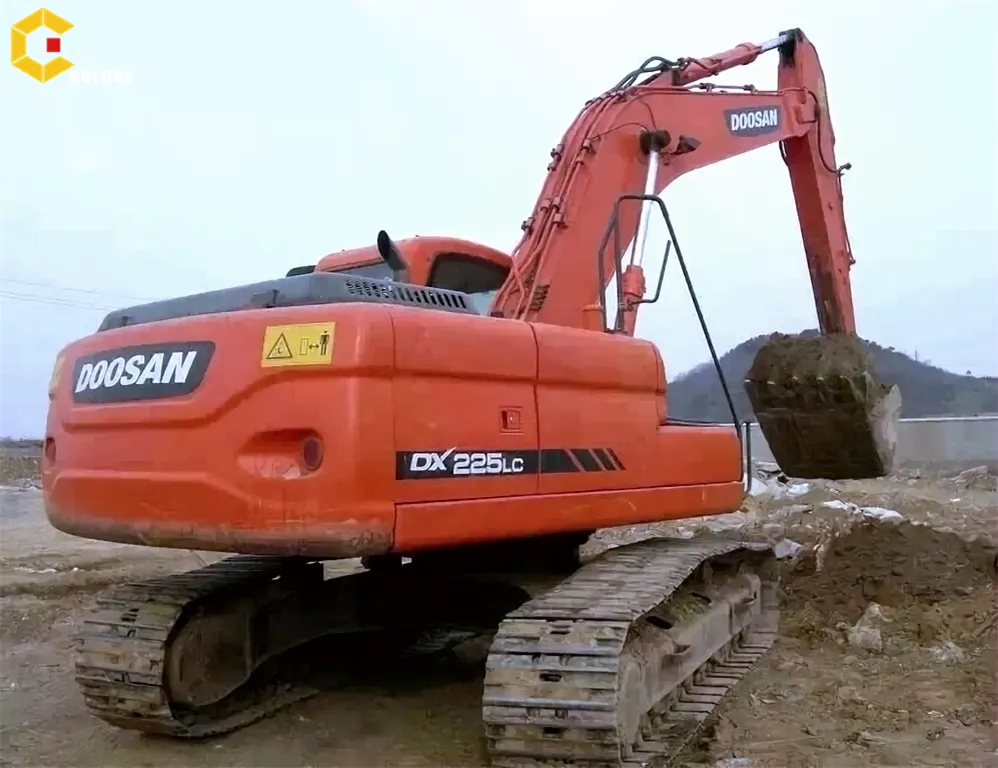 Good品質Used Doosan DX225LC Crawler Excavator For Saleで上海