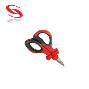 Ciseaux de coupe de câble à grande encoche isolés VDE fabriqués à Taiwan - Product Image 3