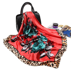 <span class=keywords><strong>Sciarpe</strong></span> di seta per donne di Design di marca di lusso fascia femminile Bandana 90*90CM scialli leopardati grandi <span class=keywords><strong>sciarpe</strong></span> quadrate di raso stampate - Product Image 4