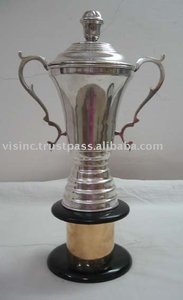 Trofeo con base negra, para distribución de premios en la escuela, universidad, oficina, competición - Product Image 2