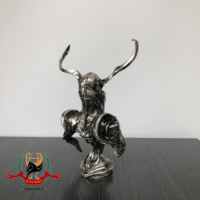 Escultura cinética de Metal, figura de caballero negro transformable, juguete decorativo