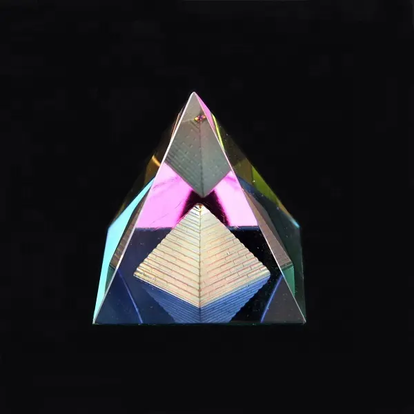 Toptan özelleştirilmiş DIY tasarım boş kristal mısır piramit kağıt ağırlığı cam mısır piramidi