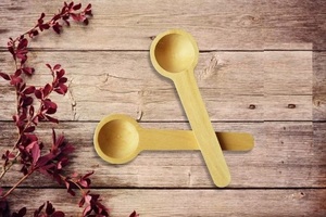 Cuillère à confiture miniature en bois faite à la main - Product Image 3