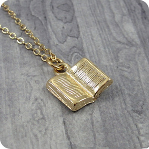 Ciondolo <span class=keywords><strong>libro</strong></span> d'oro in lega di zinco di moda all'ingrosso della fabbrica di Yiwu - Product Image 1