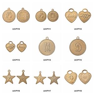 Venta al por mayor de moda último diseño rectángulo de crédito <span class=keywords><strong>suisse</strong></span> colgante chapado en oro de plata Elizabeth II encantos de moneda colgante - Product Image 4