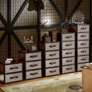 Vintage Weiß Grau Set Von 2 Kunstleder Lagerung Dampfer Stamm - Product Image 4