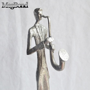 Grande figurine de saxophoniste en fonte d'aluminium, statue de musicien en métal durable, sculpture à des fins décoratives - Product Image 4