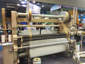YSD AUTO WEEFGETOUW MACHINE, GAREN BREIEN MACHINE, WATERSTRAAL WEEFGETOUW VOOR SAREES IN SURAT