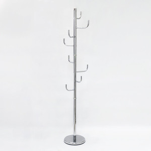 Estante de exhibición de traje cromado de diseño vanguardista - Product Image 2