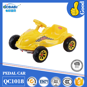 Coche de pedales naranja para niños - Product Image 1