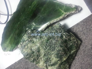 พลอยแร่หยาบหยกสีเขียวเนไฟรต์ - Product Image 6