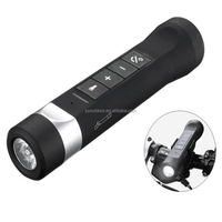 Haute qualité Mini multi-fonction étanche IPX5 led lampe torche haut-parleur stéréo sans fil avec microphone musique