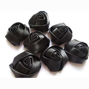 20 pezzi Peach Satin nastro arrotolato fiore <span class=keywords><strong>in</strong></span> tessuto rosa per <span class=keywords><strong>abbigliamento</strong></span> abito fascia forniture nastro di raso fatto a mano fiore di rosa - Product Image 6