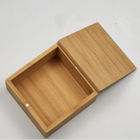Petite boîte en bois avec serrure magnétique