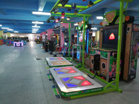 Machine de simulation de danse musicale à deux joueurs en vente chaude, machine de danse et de musique d'arcade / machine de jeu de danse musicale vidéo