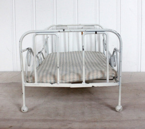 <span class=keywords><strong>Lit</strong></span> de poupée en métal de style unique et luxueux pour bébé, parc pour bébé en fer forgé - Product Image 3