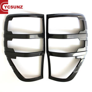 Rivestimento della copertura del fanale posteriore in fibra di carbonio per <span class=keywords><strong>ford</strong></span> <span class=keywords><strong>Ranger</strong></span> T7 T8 2018 2019 2020 <span class=keywords><strong>accessori</strong></span> per bagagliaio <span class=keywords><strong>4x4</strong></span> - Product Image 2
