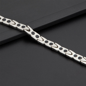 2025 precio de fábrica AliBaba en <span class=keywords><strong>España</strong></span> Festival titanio joyería deportes pulsera magnética - Product Image 5